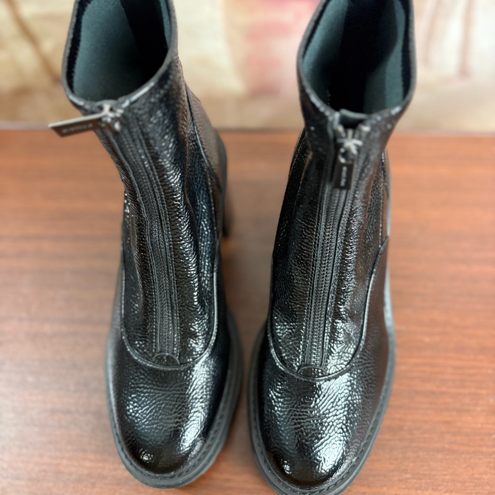 NEW Michael Kors Cyrus booties in black patent leather - Picture 4 of 12
